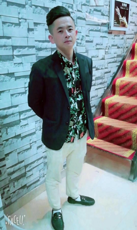 男人三十而立的第一张照片--将乐相亲网
