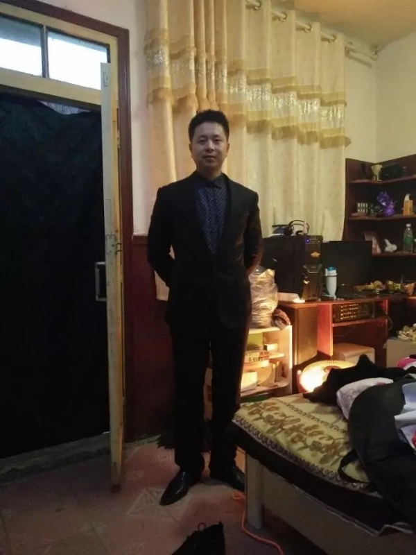 亮亮的第一张照片--将乐相亲网