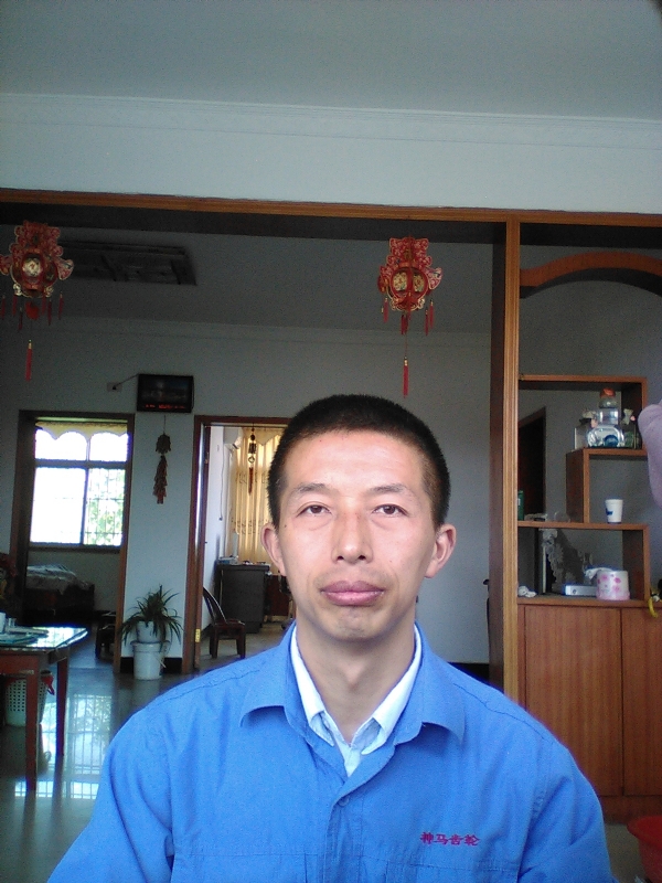 红玫瑰的第一张照片--将乐相亲网
