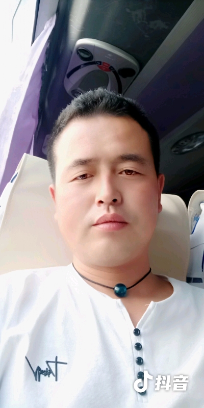 瞬间被爱上的第一张照片--将乐相亲网