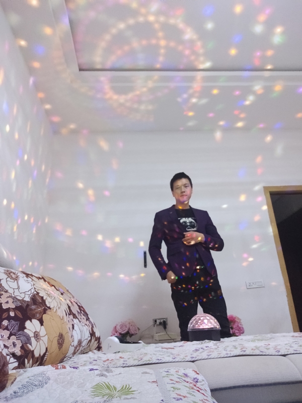 慕凡的第一张照片--将乐相亲网