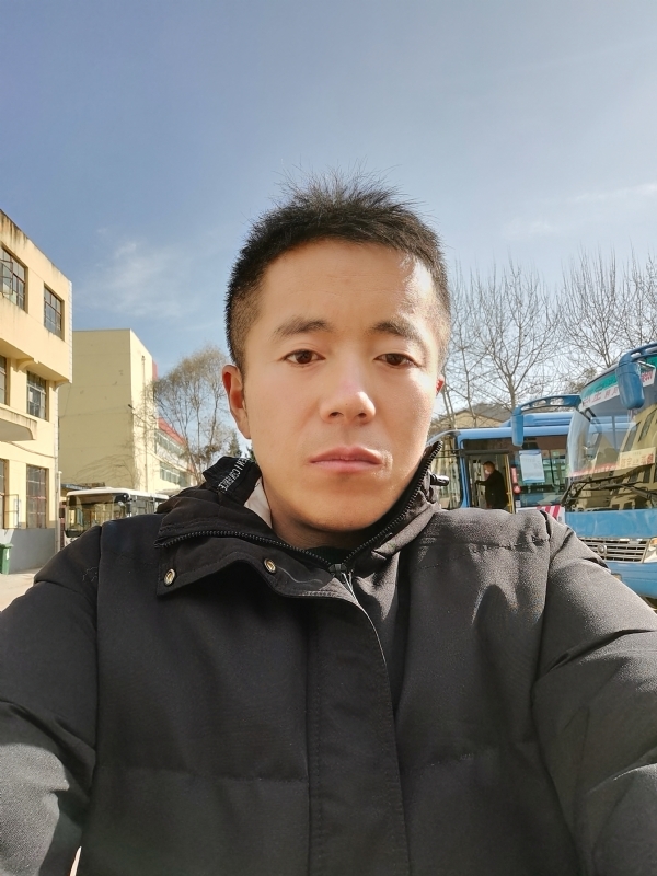 孤独的云的第一张照片--将乐相亲网