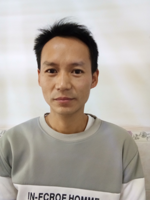 单亲爸爸的第一张照片--将乐相亲网
