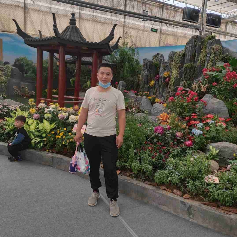 受伤的痴情男的第一张照片--将乐相亲网