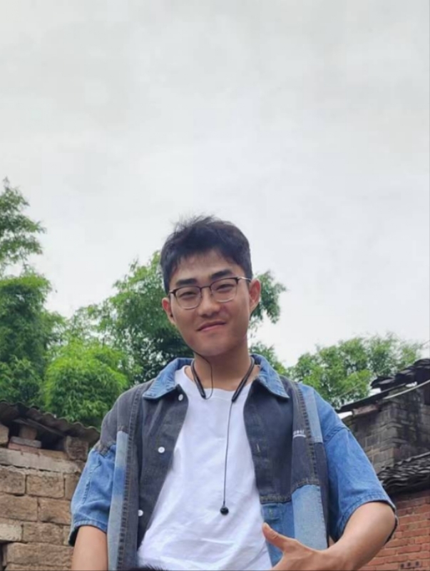 越努力越幸运的第一张照片--将乐相亲网