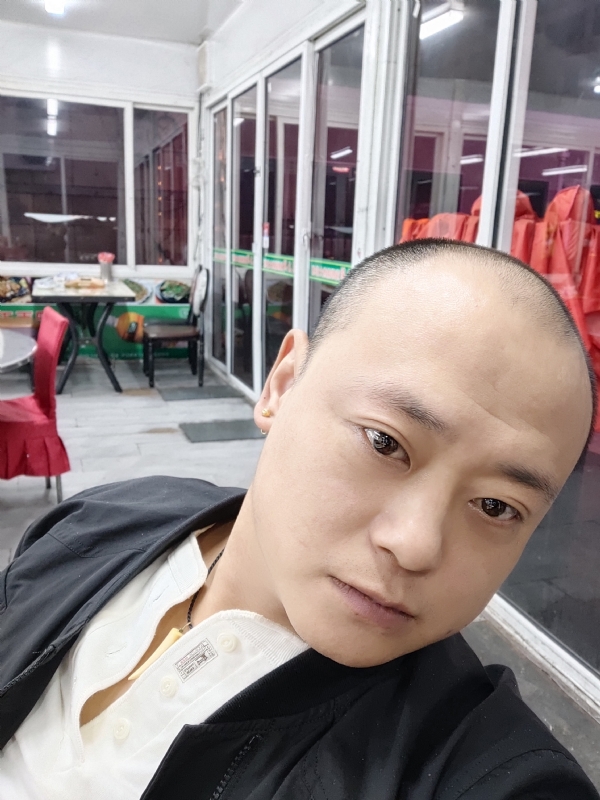大连相亲的第一张照片--将乐相亲网