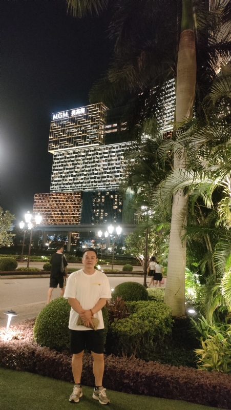 熟悉的身影的第一张照片--将乐相亲网
