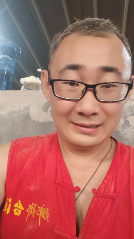 黑黑一笑的第二张照片--将乐相亲网