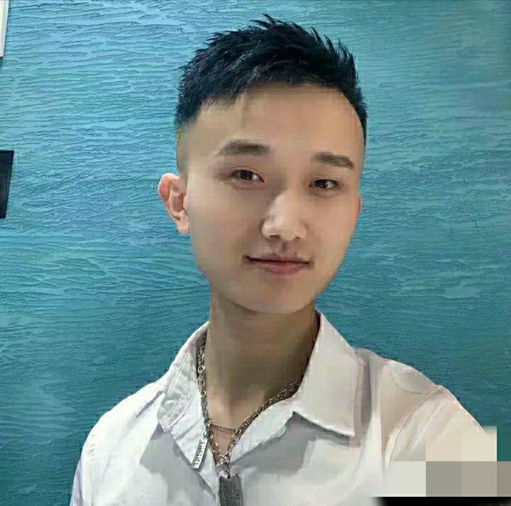 小哥哥的第一张照片--将乐相亲网