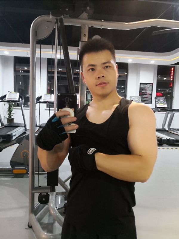 范迪塞尔的第二张照片--将乐相亲网