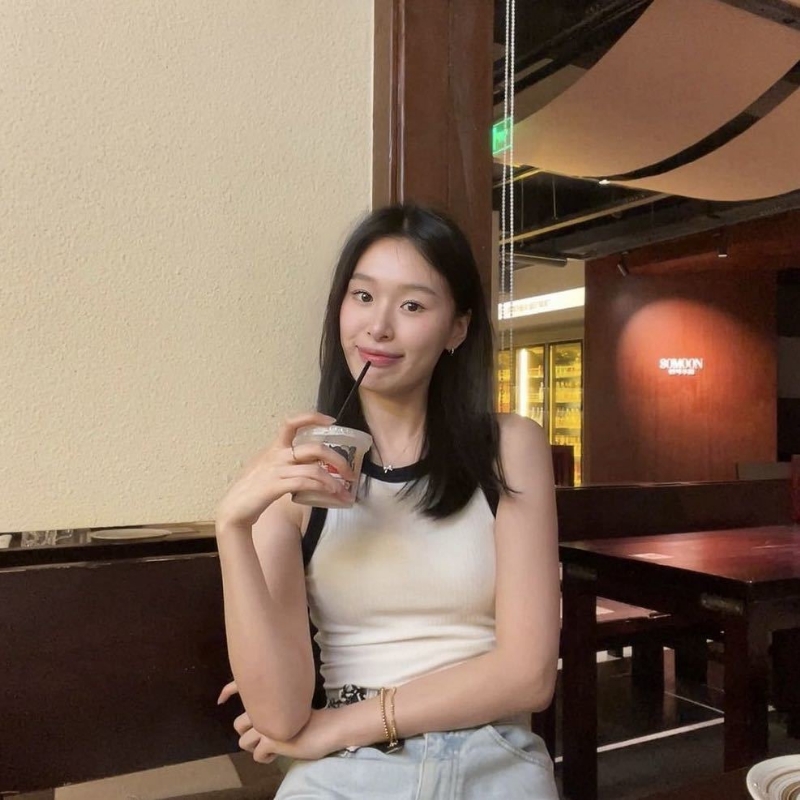 羽毛的第一张照片--将乐相亲网